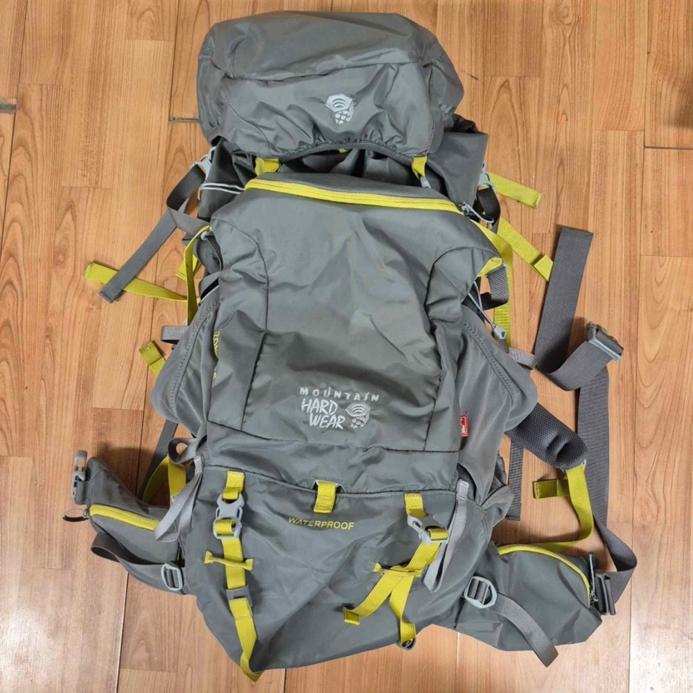 Mountain Hardwear Gray Backpack